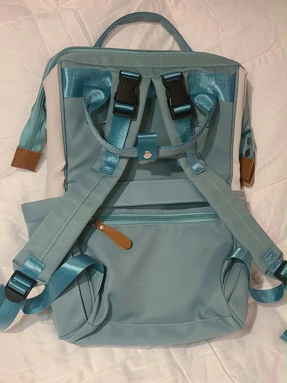 N/A mint green